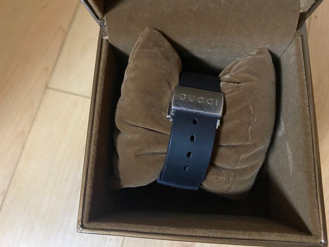 GUCCI デジタルウォッチ (バッテリー交換必要)