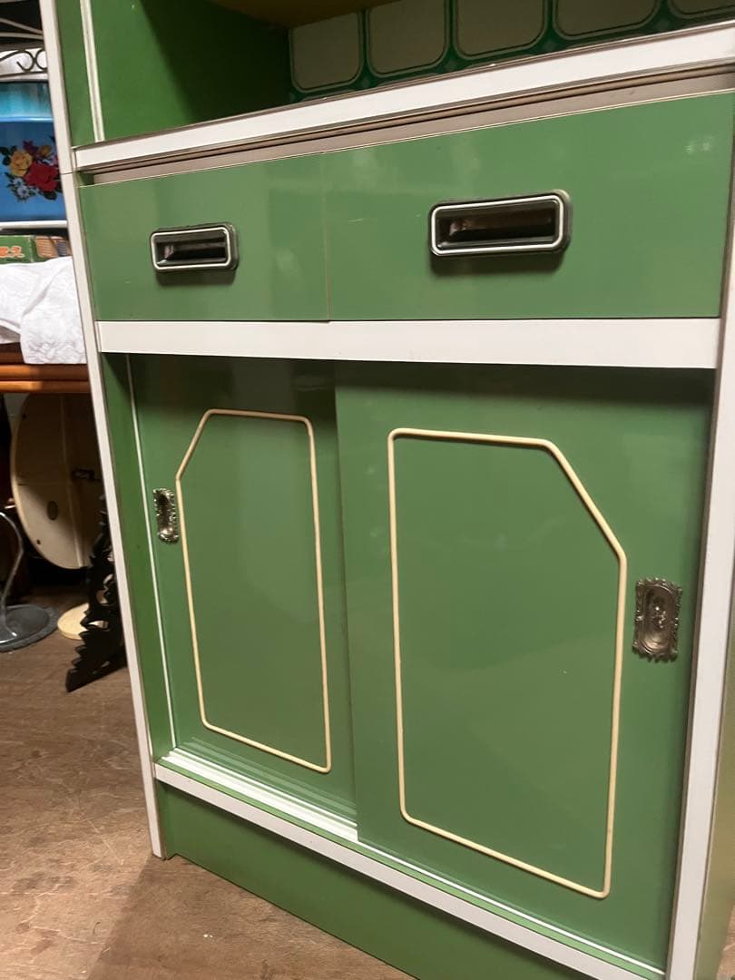 食器棚 緑 飾り棚 水屋 レトロポップ 昭和レトロインテリア 当時物