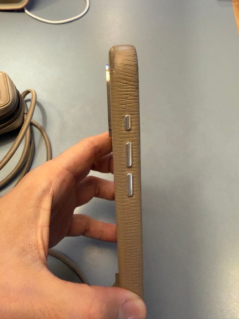 objects.io ケース・ストラップ付きマイクロバッグ　15 PRO MAX