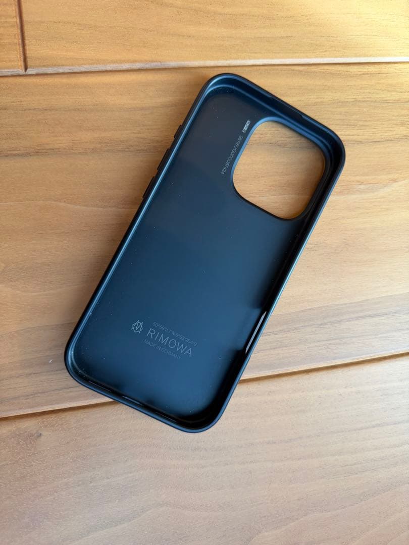 RIMOWA ブラック iPhone 16 Pro ケース