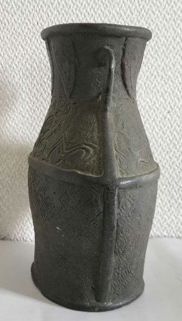 金属製　花瓶