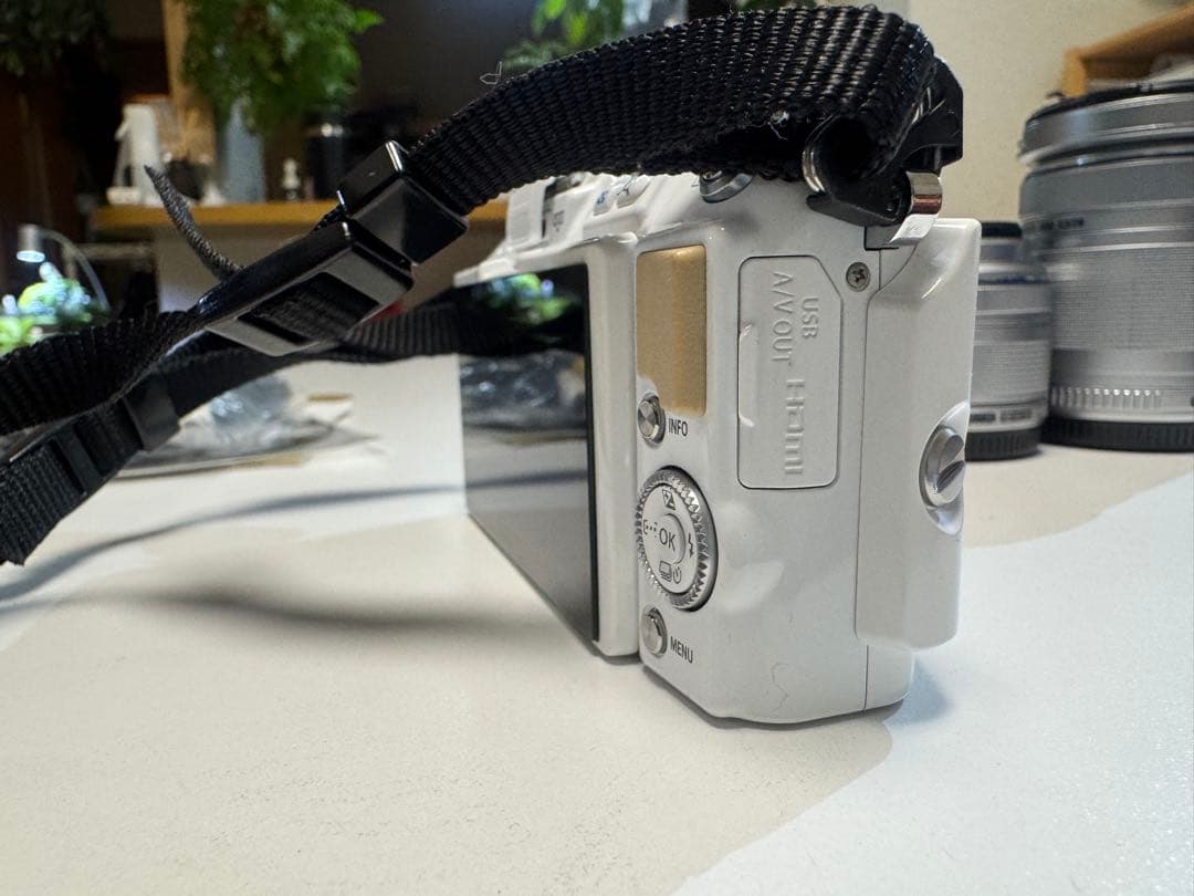 OLYMPUS PEN Lite E-PL5 ホワイト【訳あり】