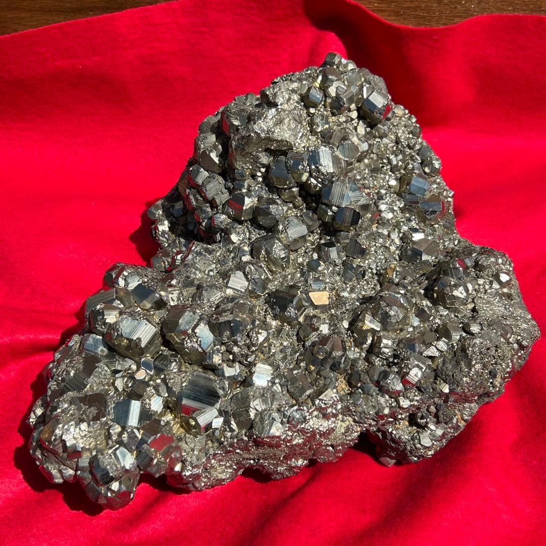 金ピカ 極大15.59kg✨ゴールドの輝き✨邪気祓い、金運招来✨パイライト 原石