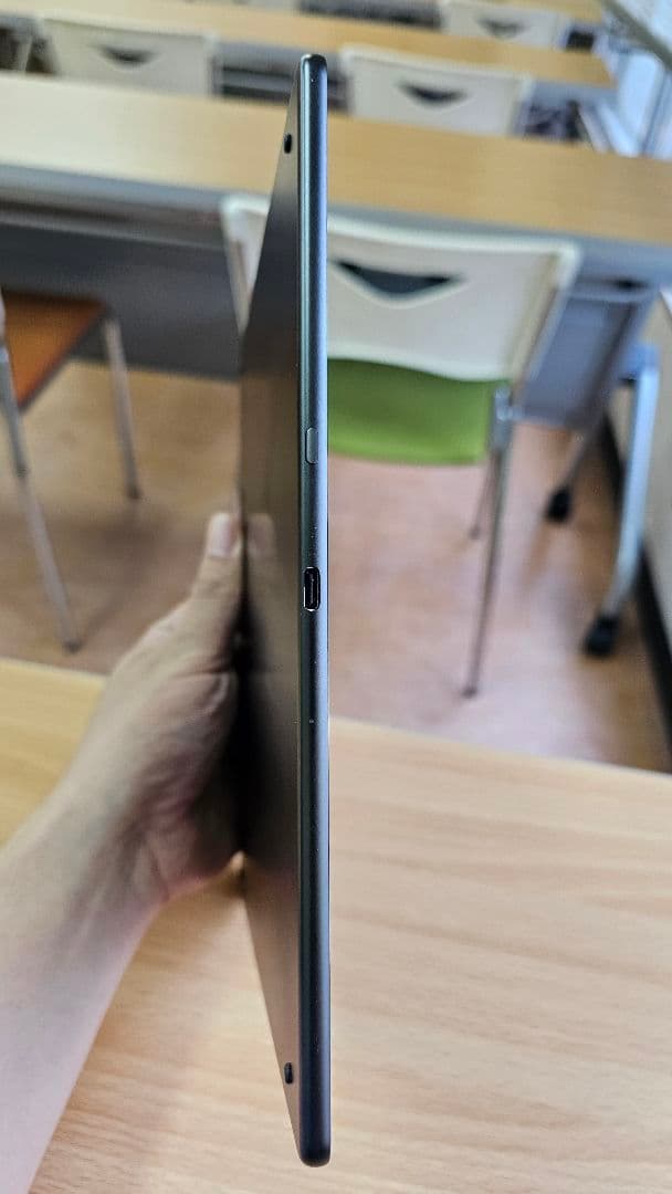 Amazon Kindle Scribe 本体