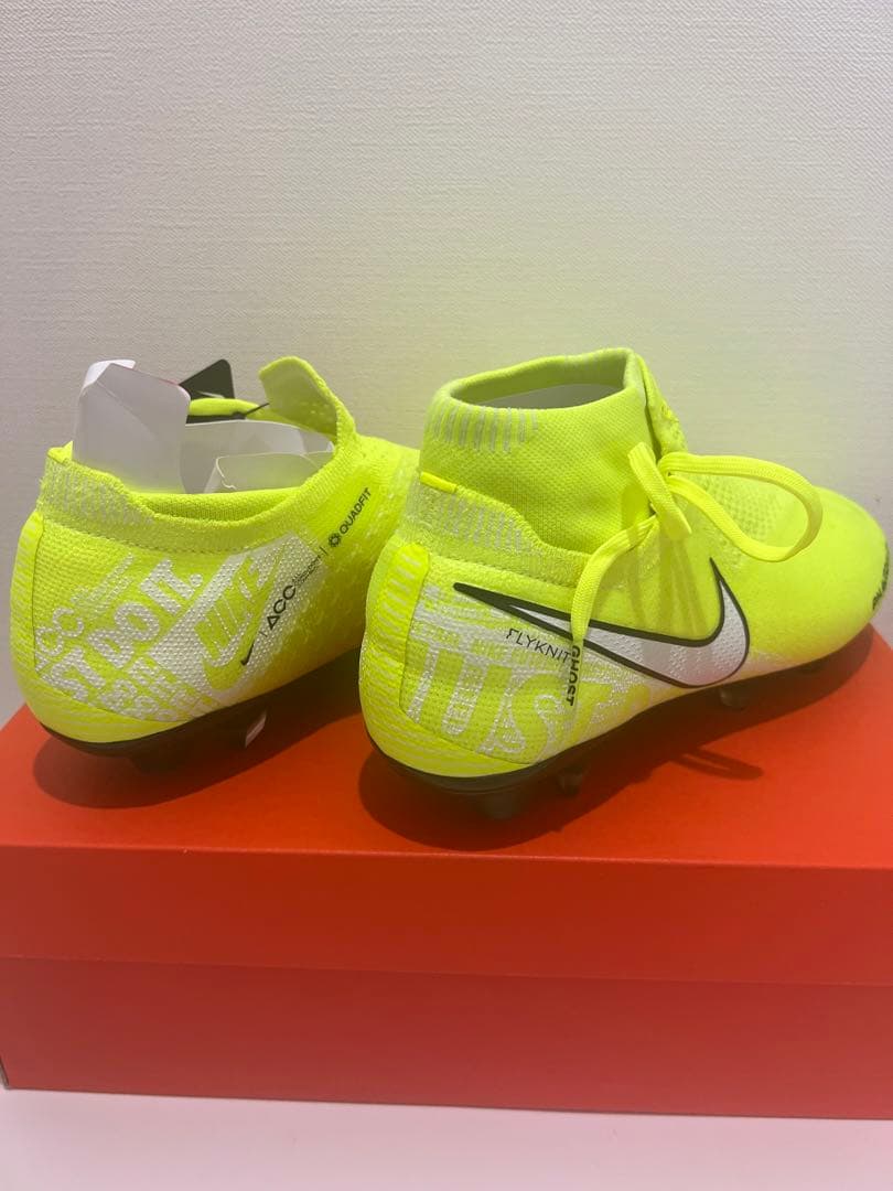 【値引相談可】ナイキ　ファントムVSNエリート