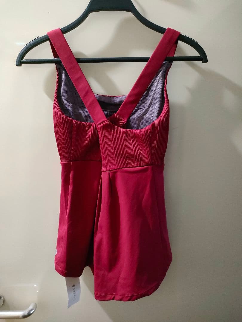 スカーラ　バックフレア　タンクトップ　M