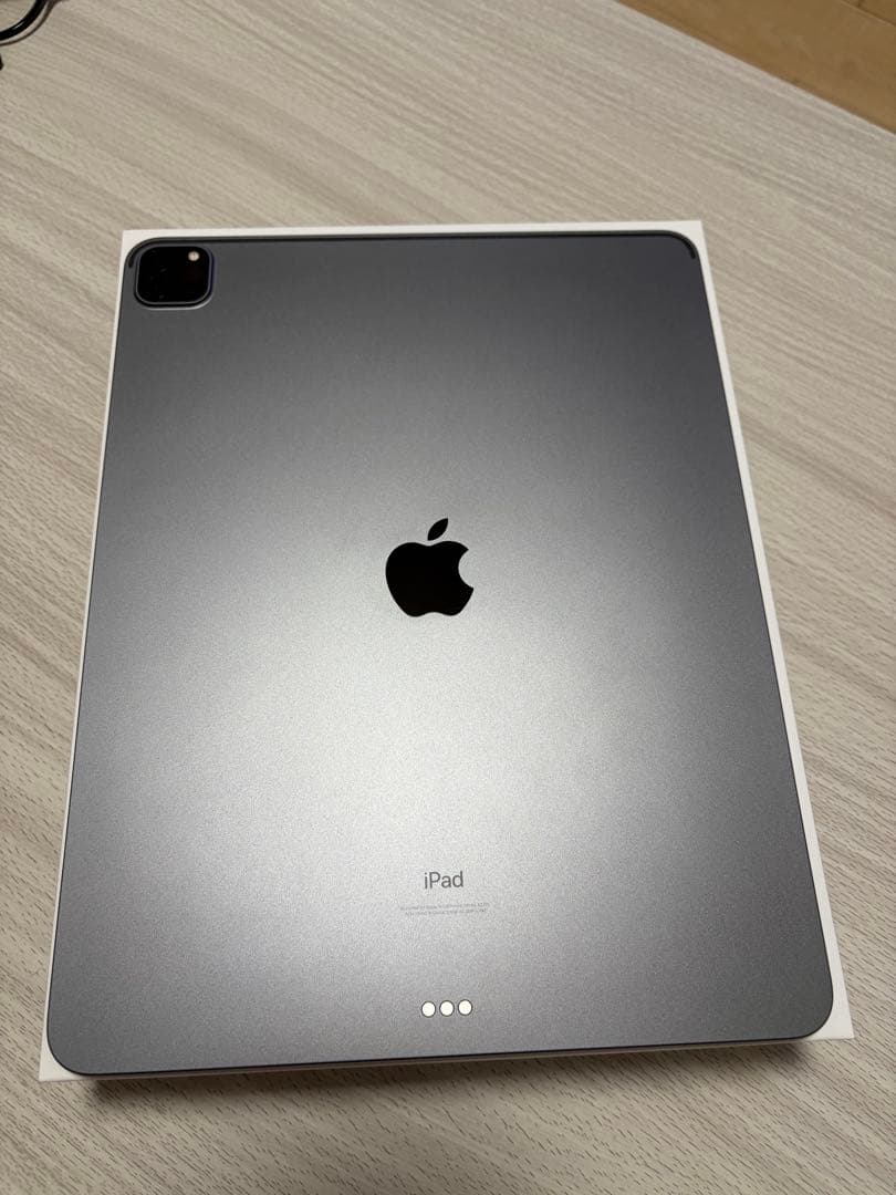 iPadPro12.9第5世代128GBWi-Fi フィルム貼付