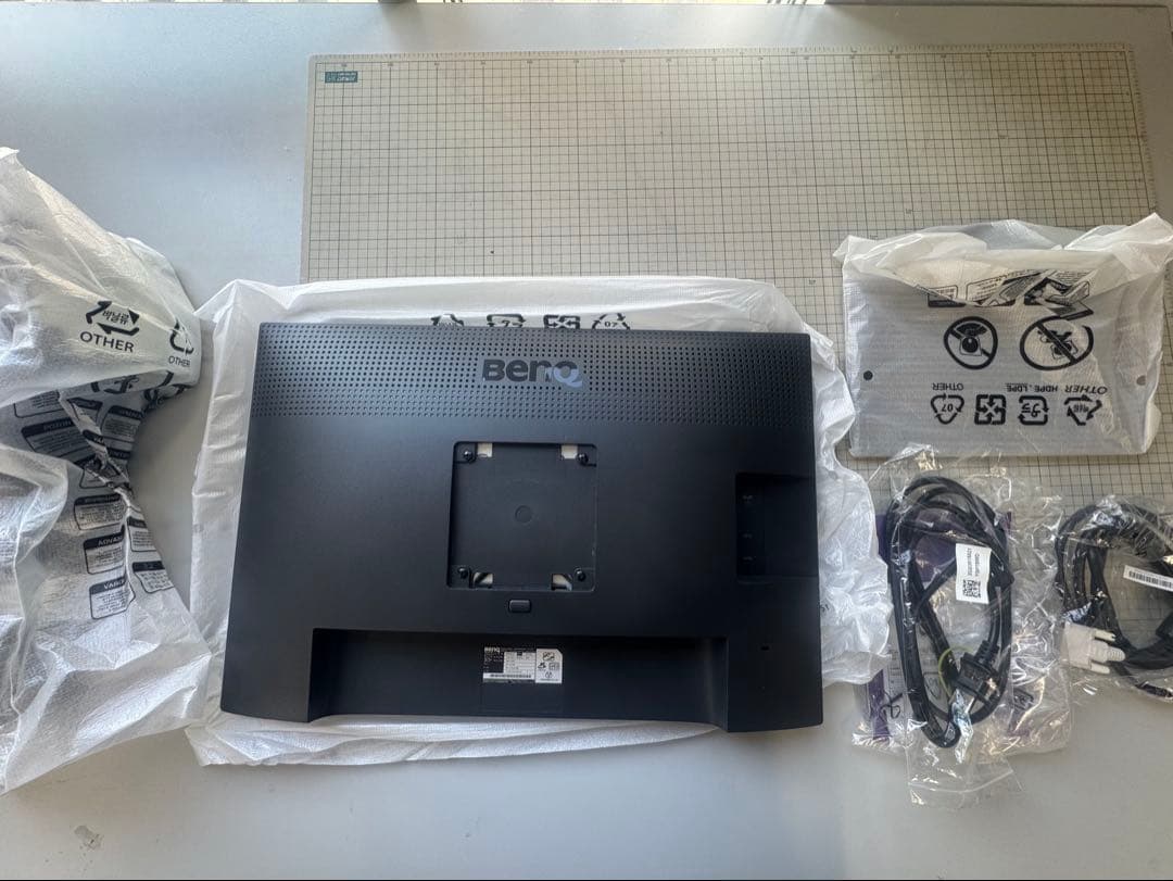 BenQ SW240 カラーマネジメントモニター 24.1インチ