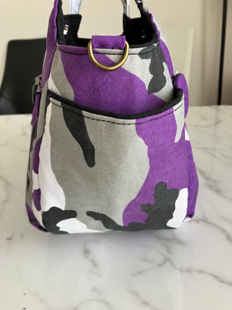 822ＣＫＡのカカ　大きめ迷彩柄デニムリメイクバック　ハンドメイド2点