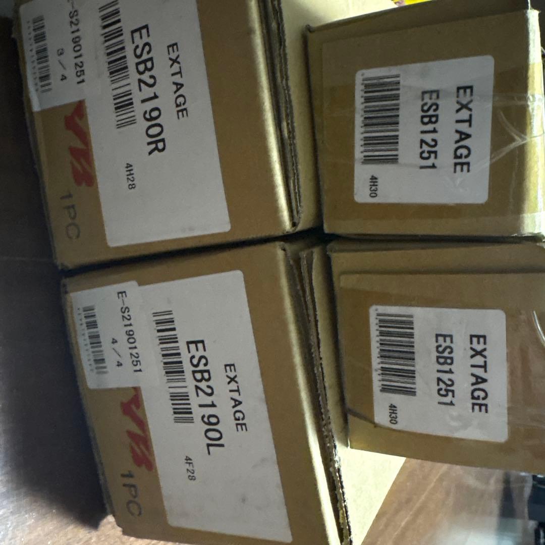 KYB エクステージ ハイエース　標準ボディ　2WD用　フロント、リヤ一台分