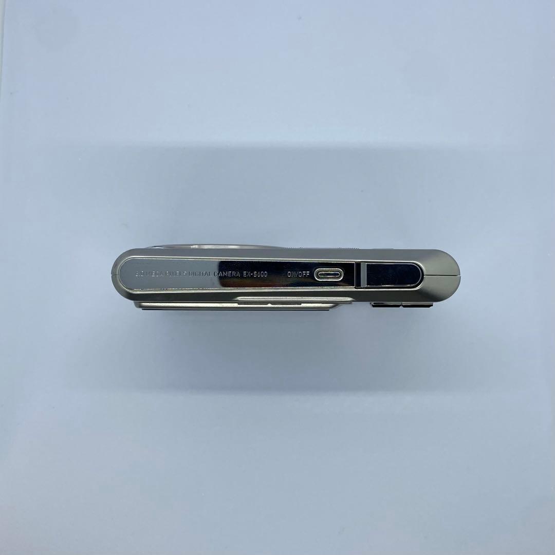 デジタルカメラ CASIO EXILIM CARD EX-S600
