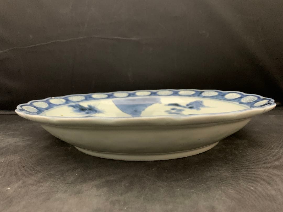 古伊万里　　鉄拐仙人染付図輪花皿　約直径27㎝