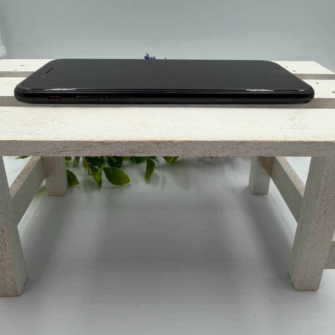 iPhone SE第3世代 64GB ミッドナイト 393