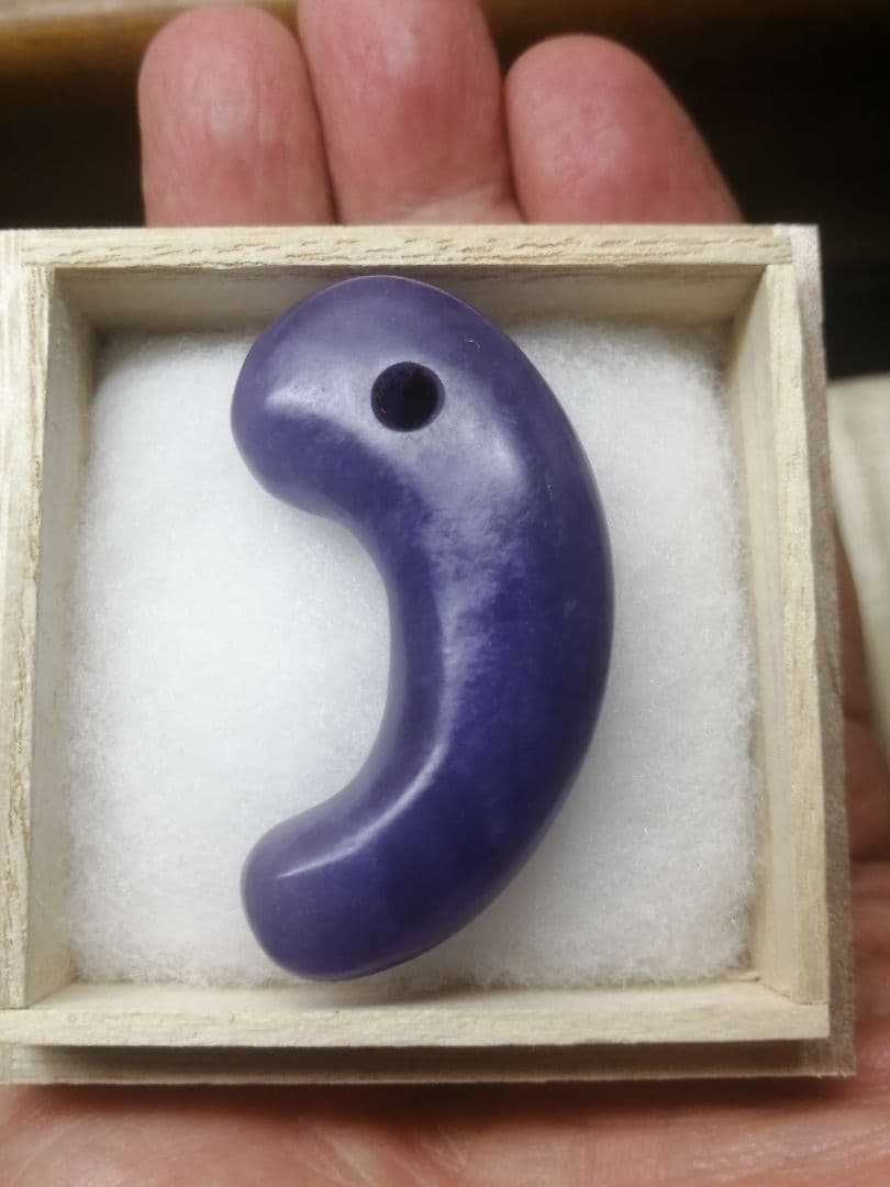 ★【ジャッキー】古墳期　『糸魚川紫翡翠勾玉』5.20cm。超琅玕翡翠。宝石