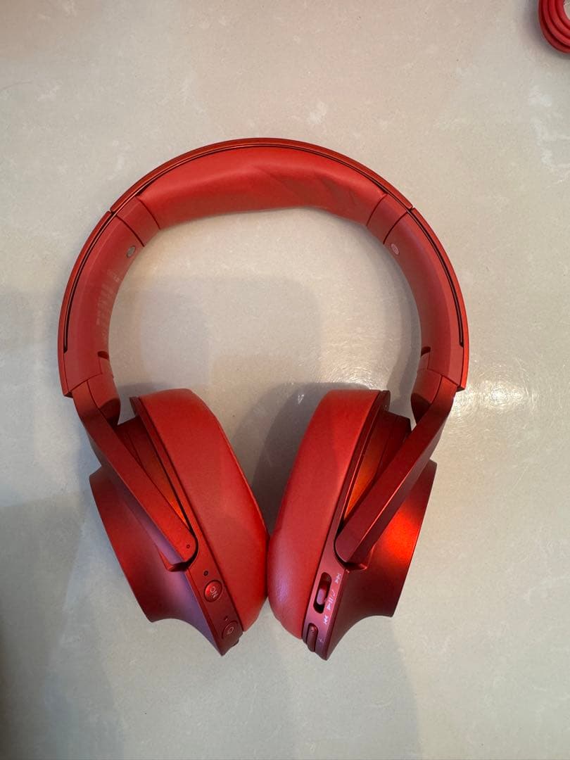なす　SONY hear on Wireless NC レッド