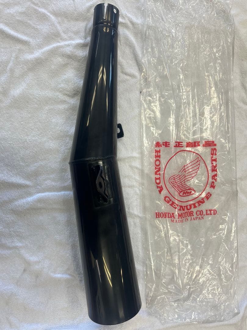 ホンダ VT250F 純正マフラー　サイレンサーL側　新品未使用