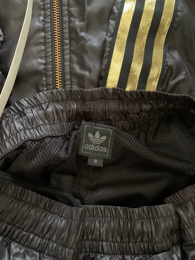 adidasゴールドジャージ