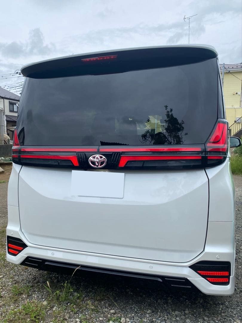 90系ノア/ヴォクシー　LEDテールランプ