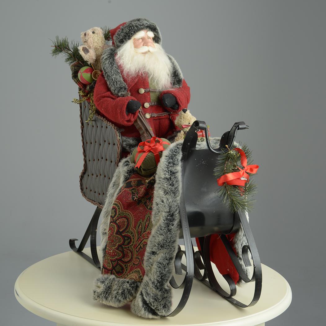 そりに乗ったサンタクロース　大きな人形　オブジェ　飾り物