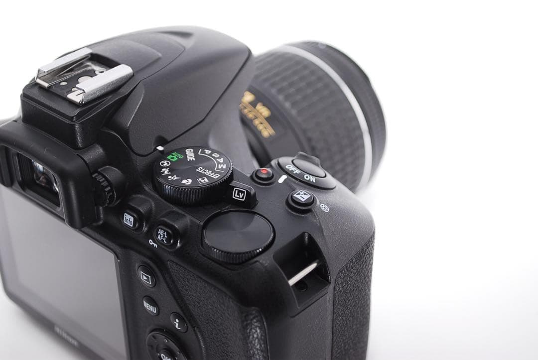 美品✨ Nikon D3500✨爆速オートフォーカス✨手ぶれ補正付き✨一眼レフ