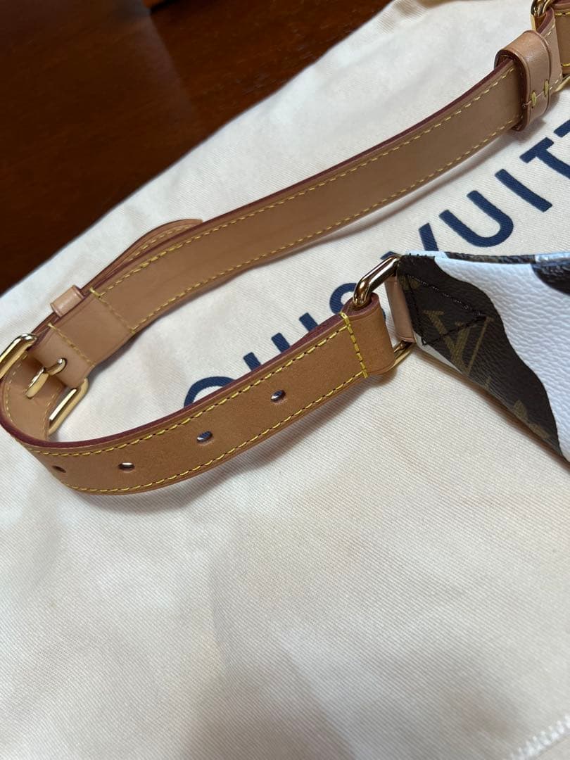 LOUIS VUITTON ボディバッグ・ウエストポーチ