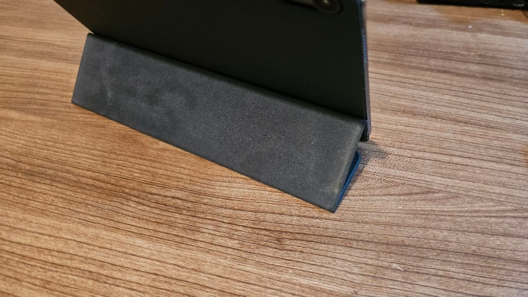 Apple iPad Air5 スペースグレー ＋スマートフォリオ(おまけ)