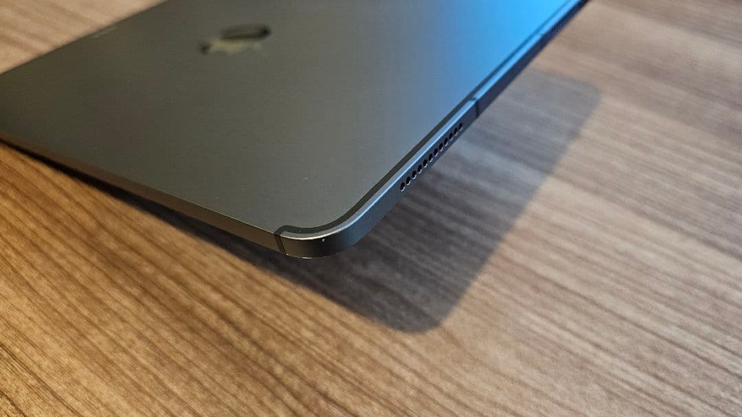 Apple iPad Air5 スペースグレー ＋スマートフォリオ(おまけ)