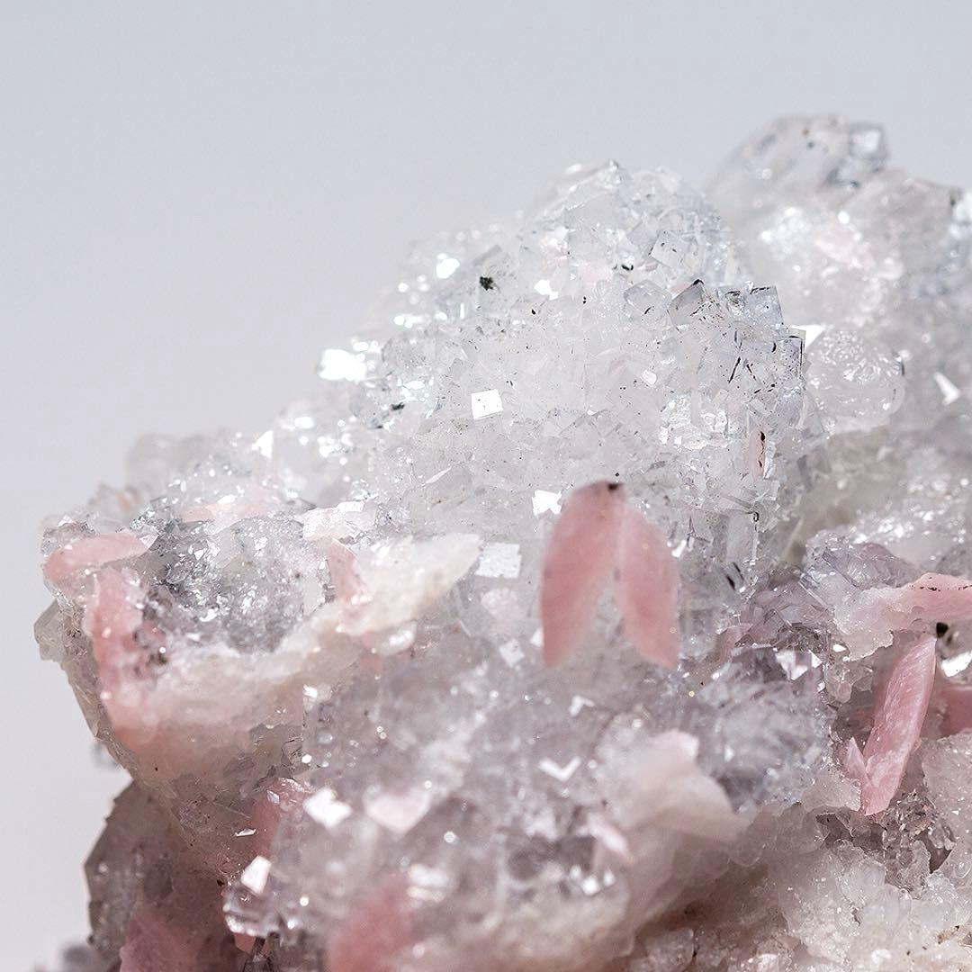 中国 ロードクロサイト フローライト 天然石 原石 鉱物標本 鉱石 蛍石 725