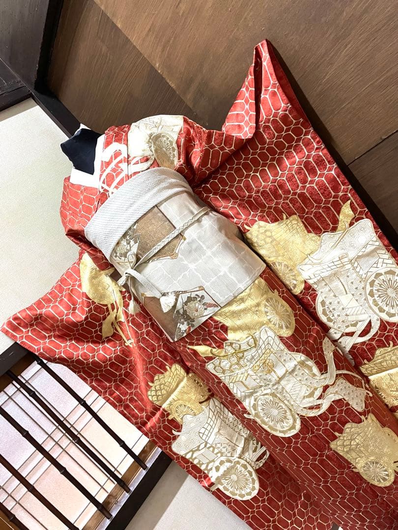 振袖 フルセット6点サイズM〜Ｌ駒刺繍　御所車文　金彩　正絹