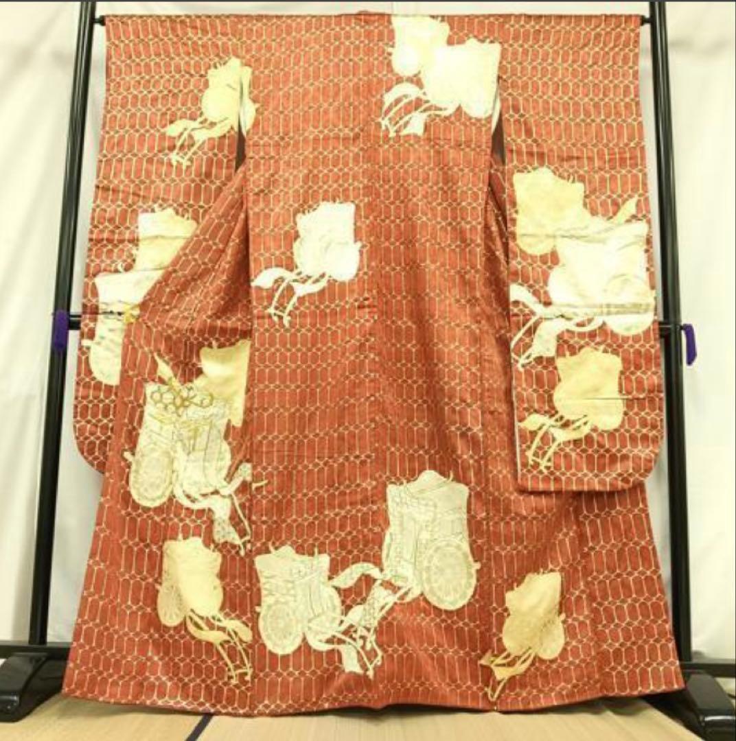 振袖 フルセット6点サイズM〜Ｌ駒刺繍　御所車文　金彩　正絹