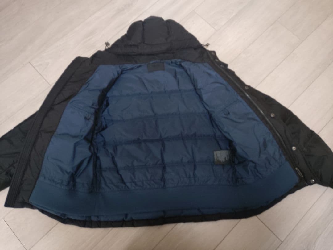 PRADA ブラックダウンジャケット