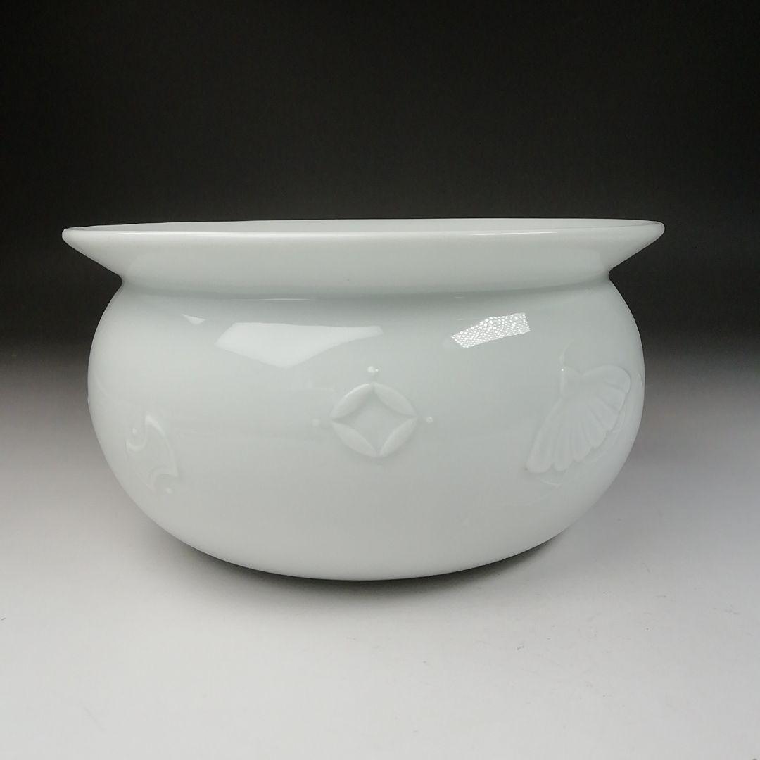 Ｔ６６８　建水　『白磁　宝尽くし』『大日本　三川内　平戸窯　悦山 造』　共箱