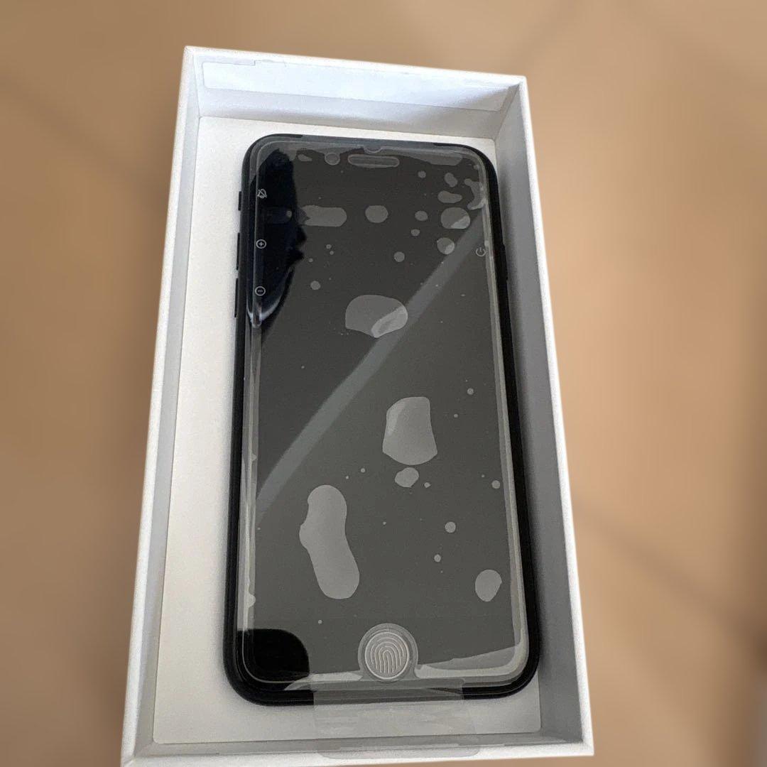 iPhone SE 第3世代 ブラック　バッテリー残量84% SIMフリー