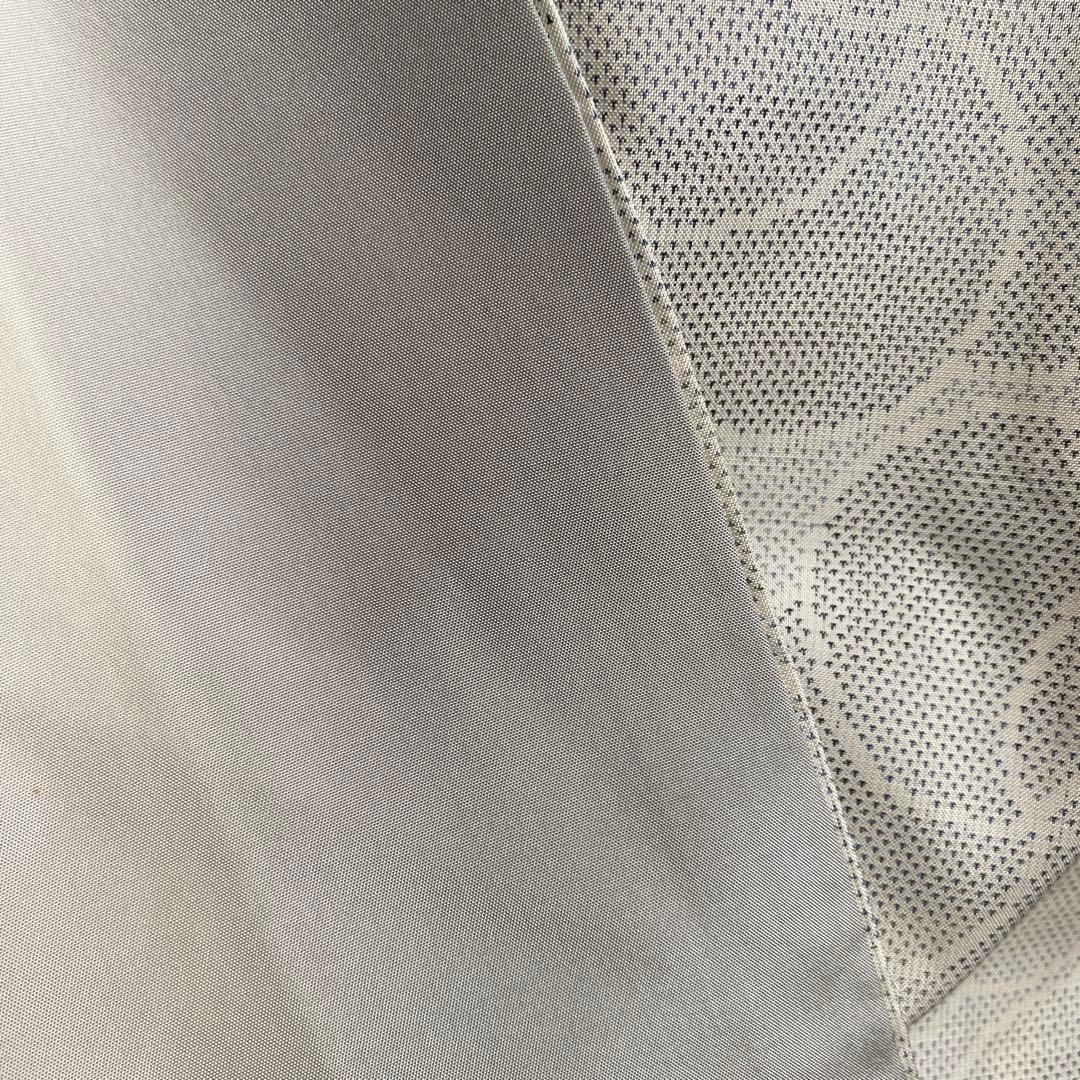 値下げ　本場大島紬　白大島　重ね梅　しつけ付き未着用　ゆったりサイズ