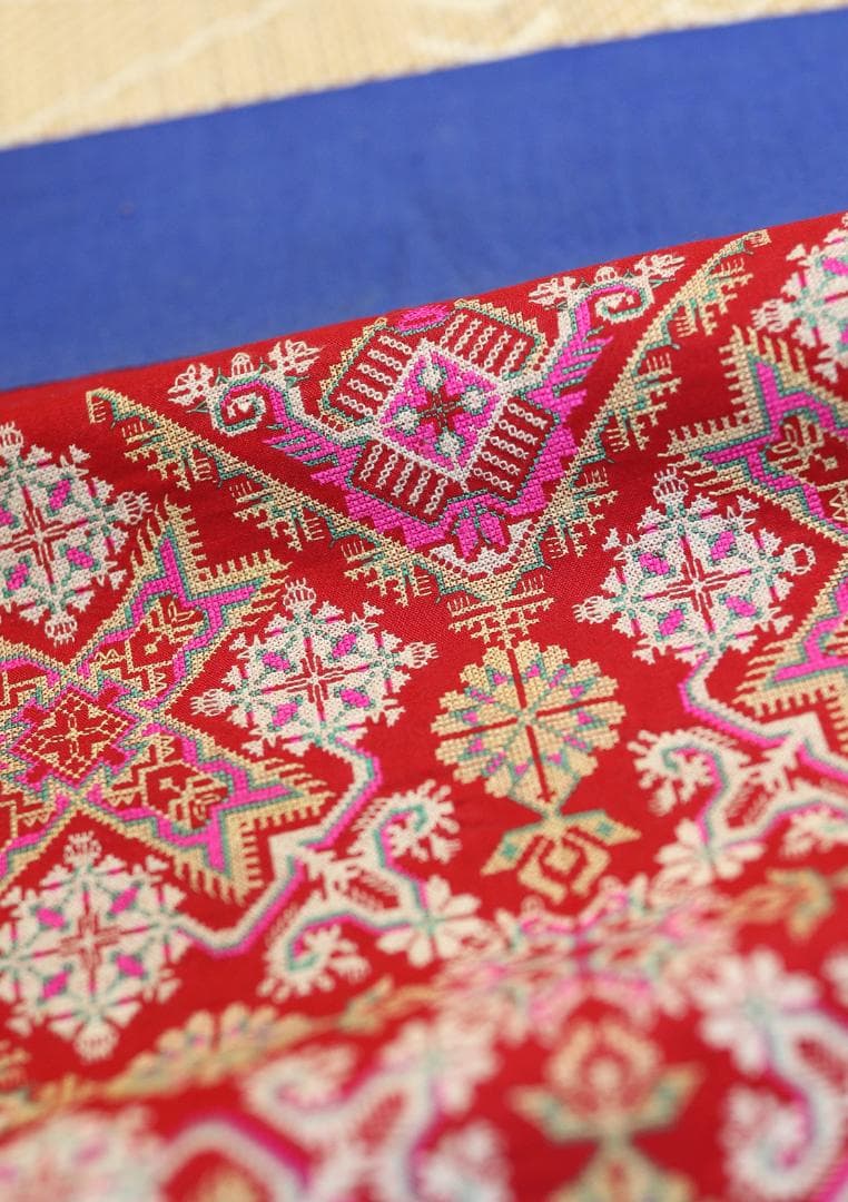 ミャオ族 伝統挑花刺繍 太陽生長紋×花樹文様 手仕事 アンティーク古布 民藝