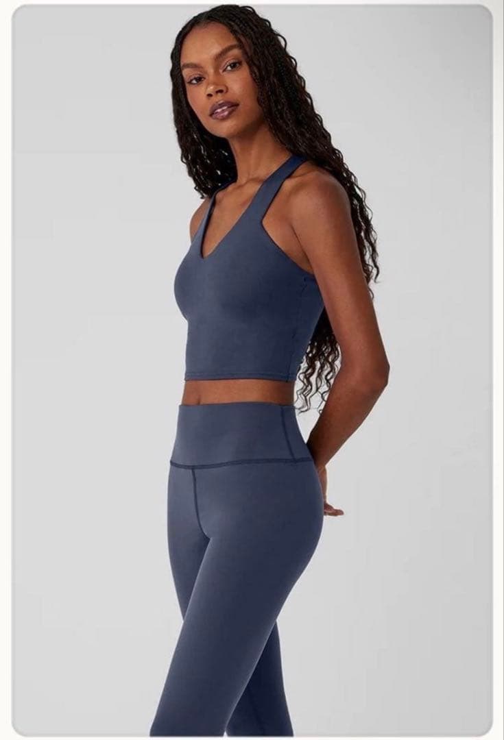 ALO yoga タンクトップ AIRBRUSH REAL BRA ネイビー