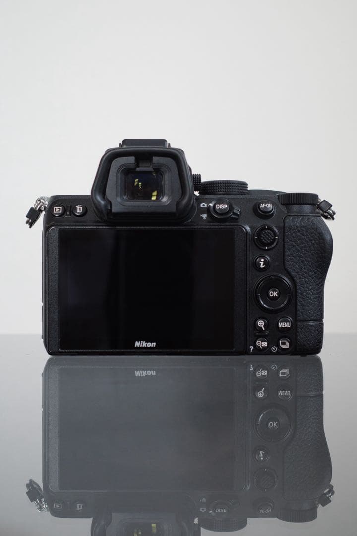 NikonZ5 フルサイズミラーレスボディ　バッテリー＋ストラップ付属　動作良好