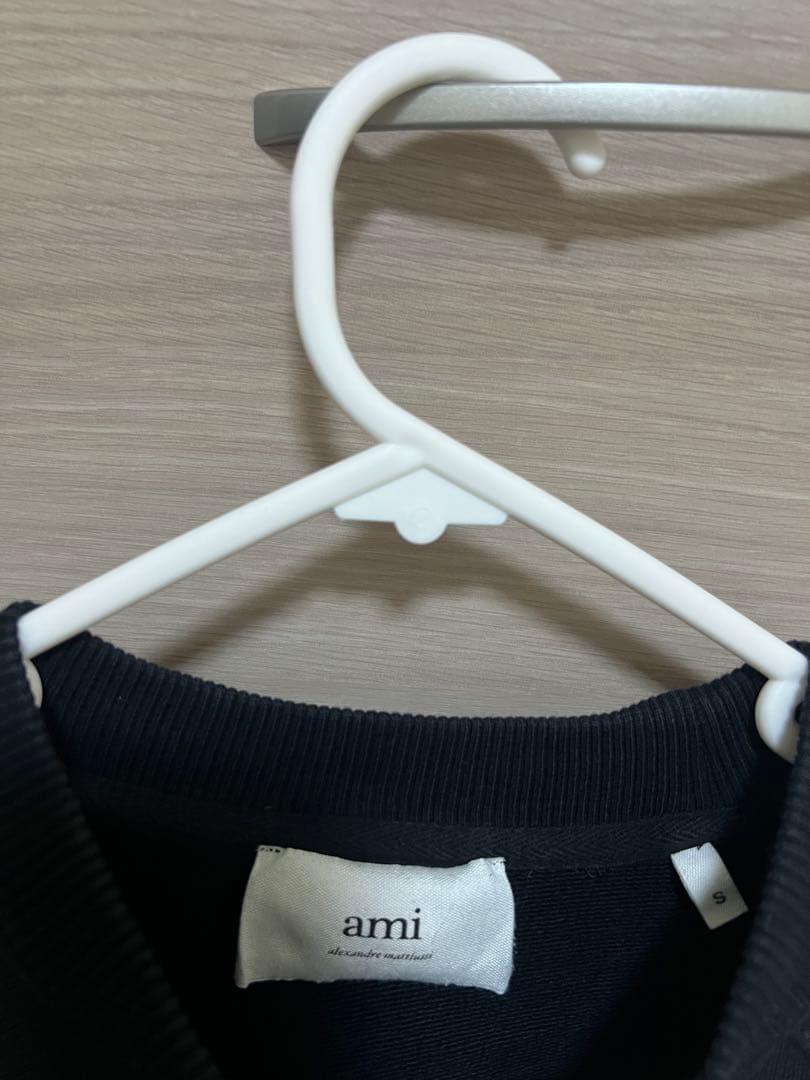 amiparis黒 トレーナー ハート刺繍