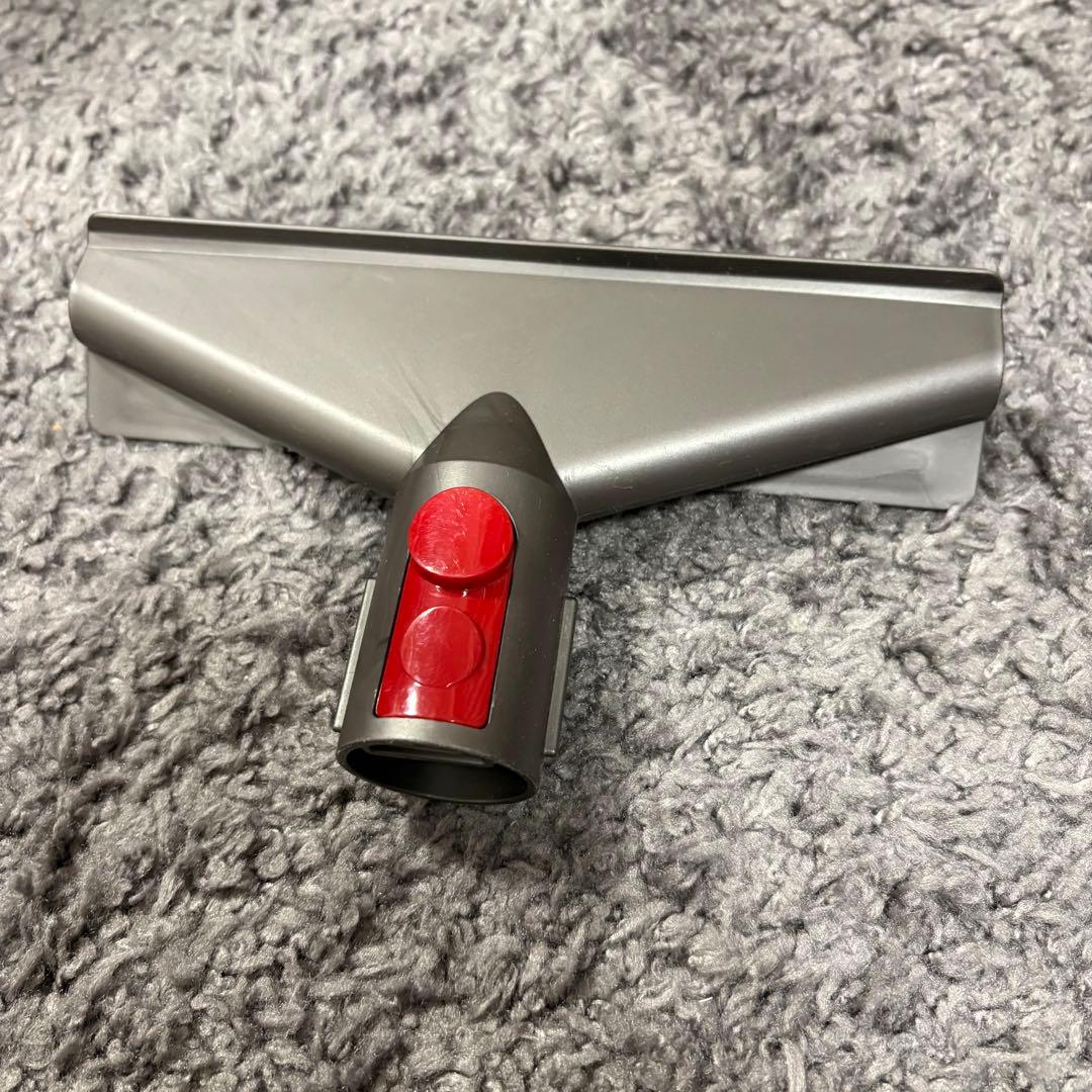 Dyson v8 fluffy+ 本体 各種アタッチメント付き