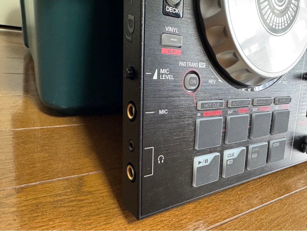 Pioneer DDJ-SB2 PCスタンド付属