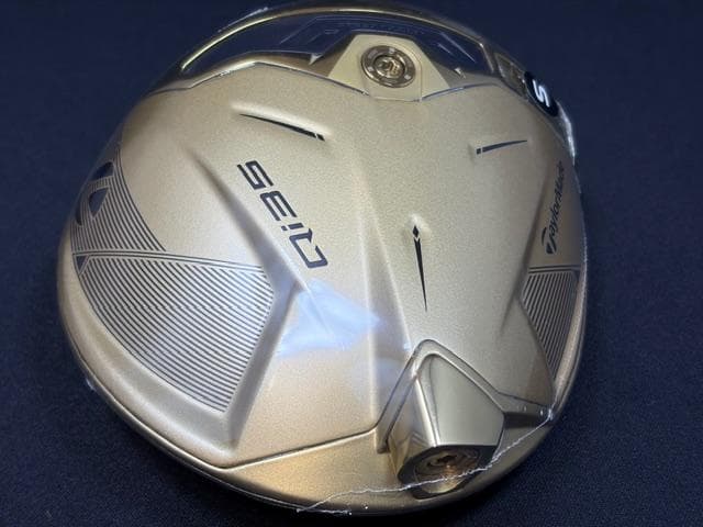 Qi35 デザイナーシリーズ ゴールド ドライバー 10.5° ヘッド 新品