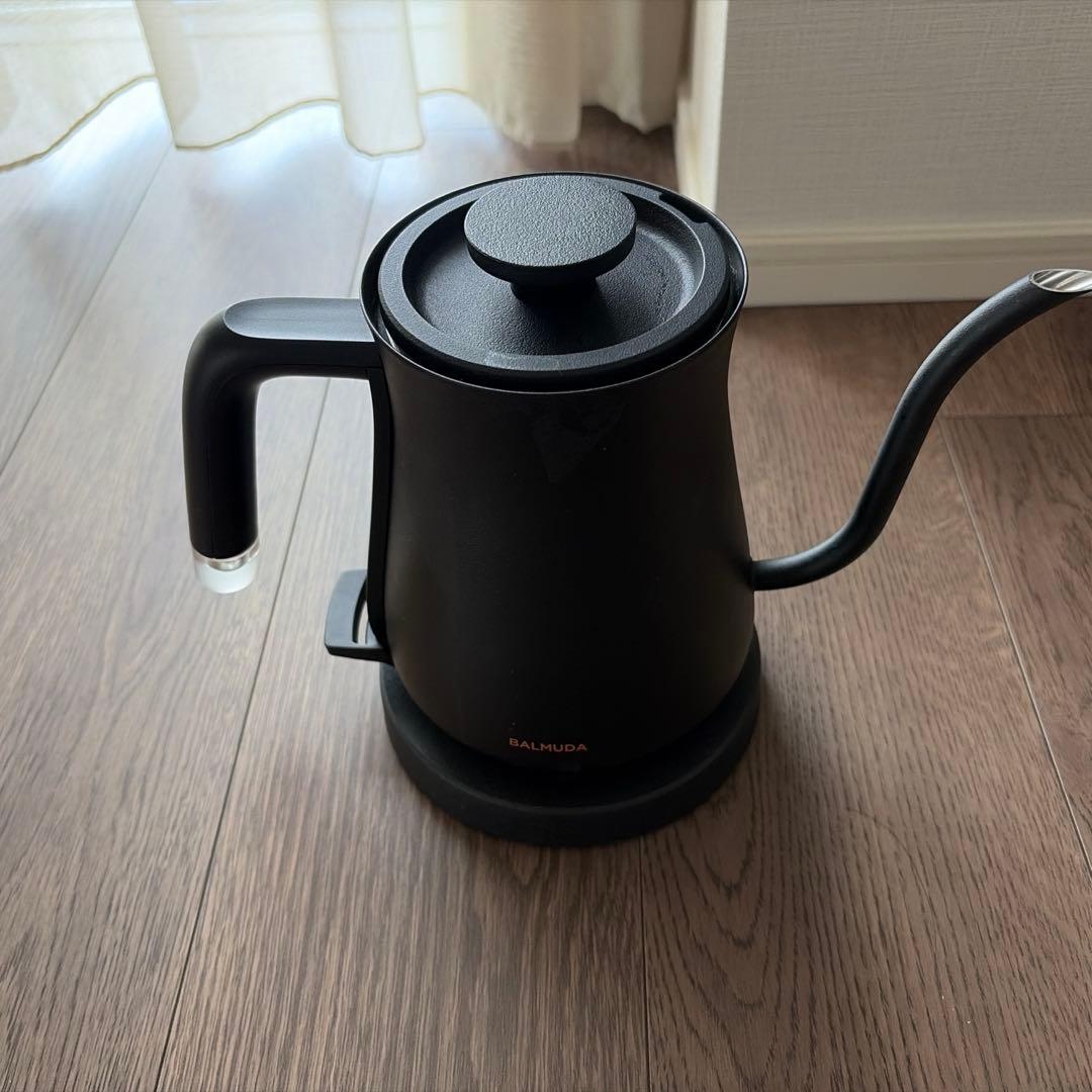 【バルミューダ】ブラック ステンレス 電気ケトル 1L