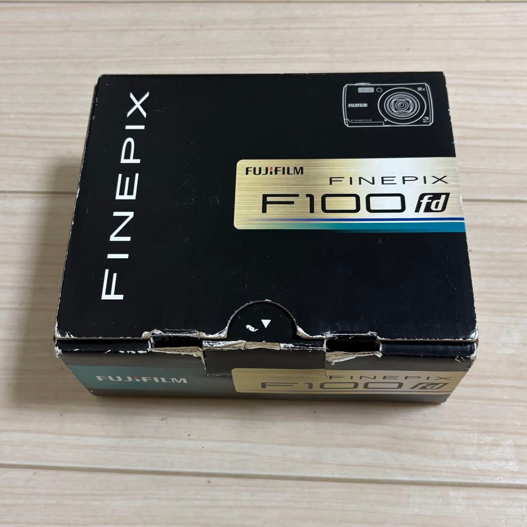 FUJIFILM FINEPIX F100fd デジタルカメラ　動作確認済み