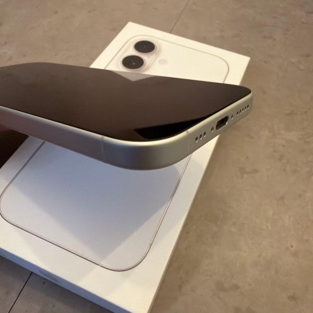 【新品同様】iPhone 17 256GBホワイト 本体 充電ケーブル付