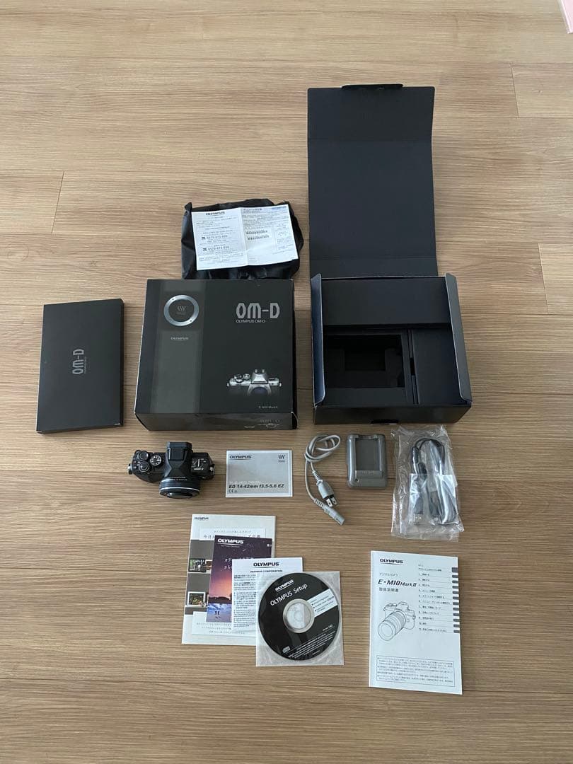 OLYMPUS OM-D E-M10 Mark II 本体 14-42mm