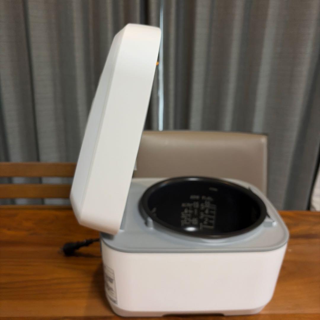 訳あり格安　2025年製12月購入　日立 炊飯器 蒸気カット RZ-V100LM