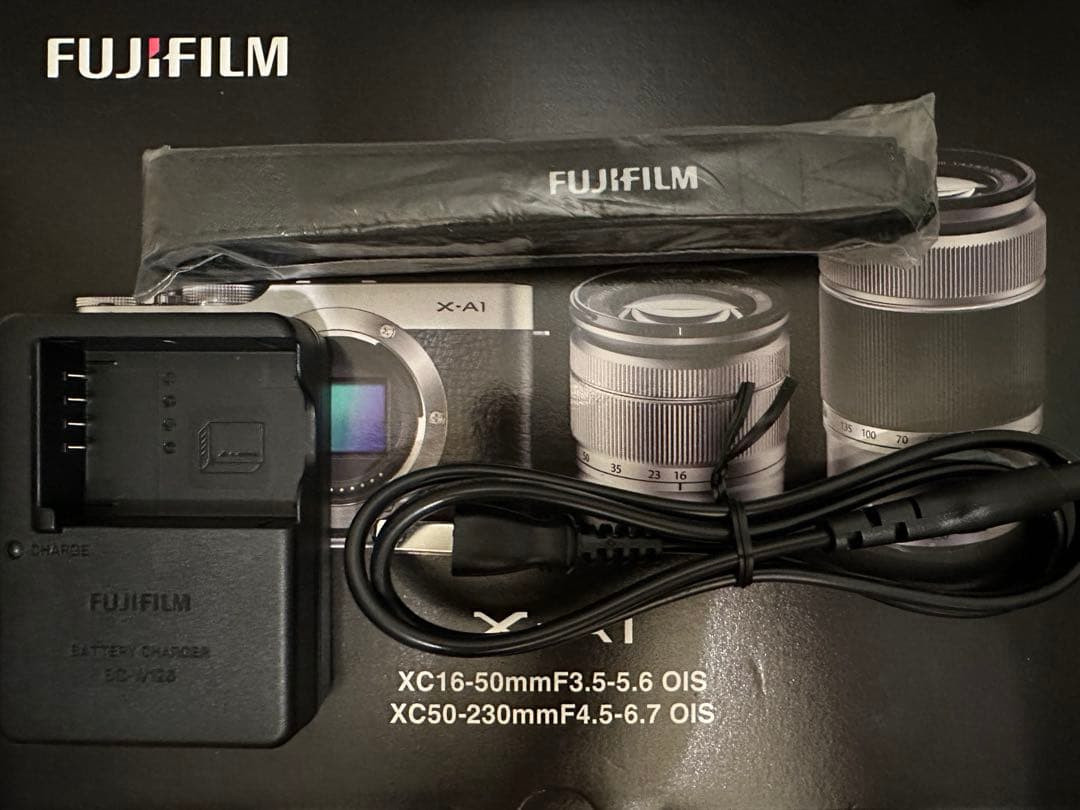 【美品】FUJIFILM X-A1 ダブルズームレンズキット ブラウン