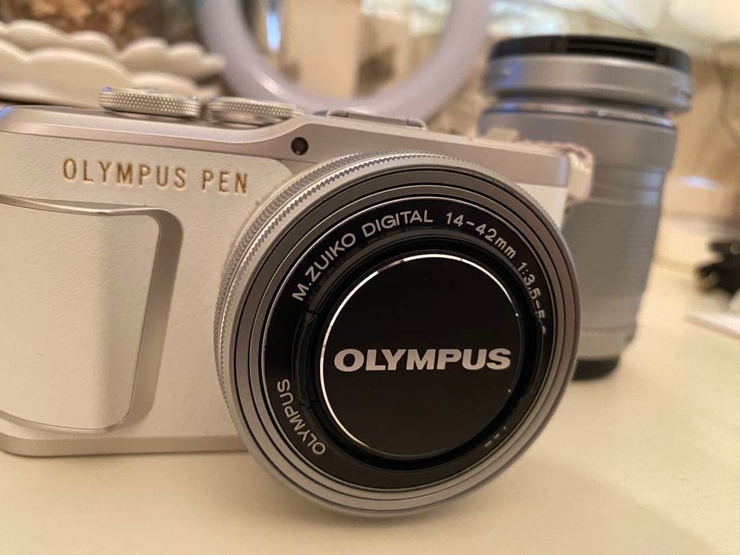 OLYMPUS PEN E-PL9 ホワイト レンズ付き