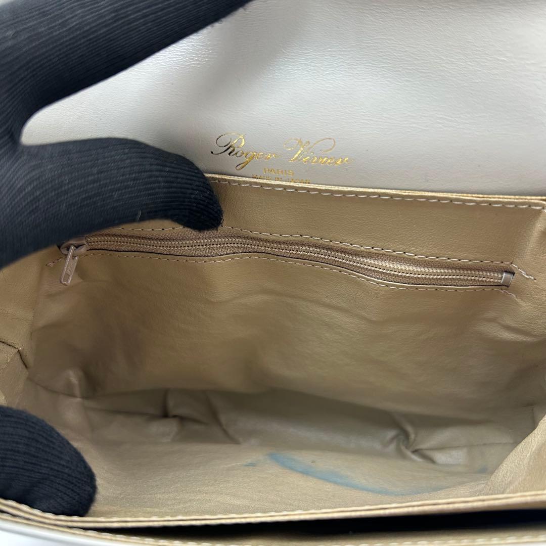 【激レア品】　ロジェヴィヴィエ　ワンショルダーバッグ　レザー　白　ロゴ　肩掛け◎