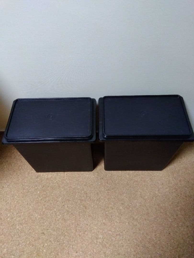 タッパーウェア 10キロキーパー 米びつ 2個